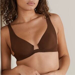 SKIMS Mesh Underwire Naked Low Plunge Bra Unlined in Smokey Quartz Wide Band